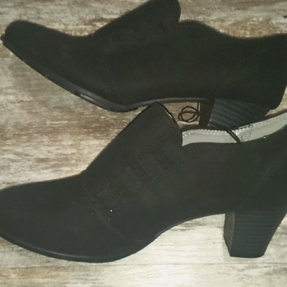 Boot heel black shoes